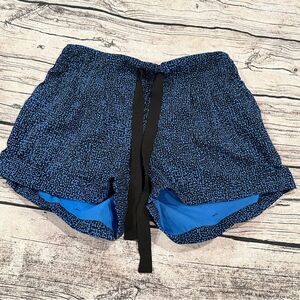 Lululemon Blue Patterned Loose Fit Shorts Size 4, Gym, Athleisure, Cover-Up